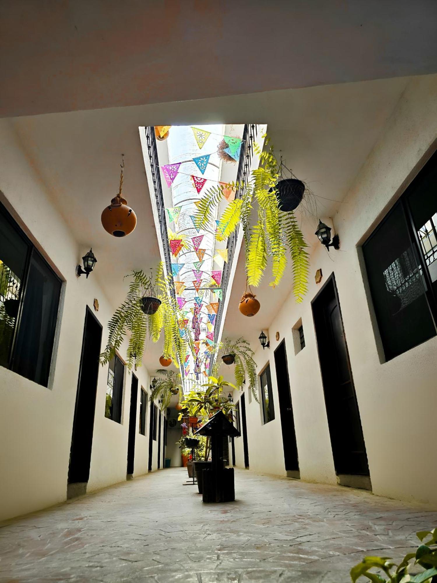 Hotel Villa Esmeralda 툭스틀라 외부 사진